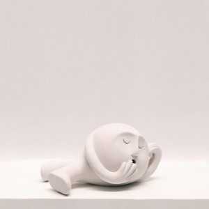 Lazying Around Скульптура Aman Khanna Claymen  фото, kupilegko.ru