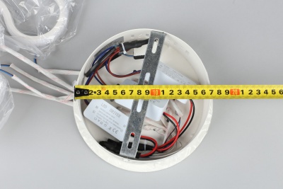 Потолочная светодиодная люстра Omnilux OML-04207-135  фото, kupilegko.ru